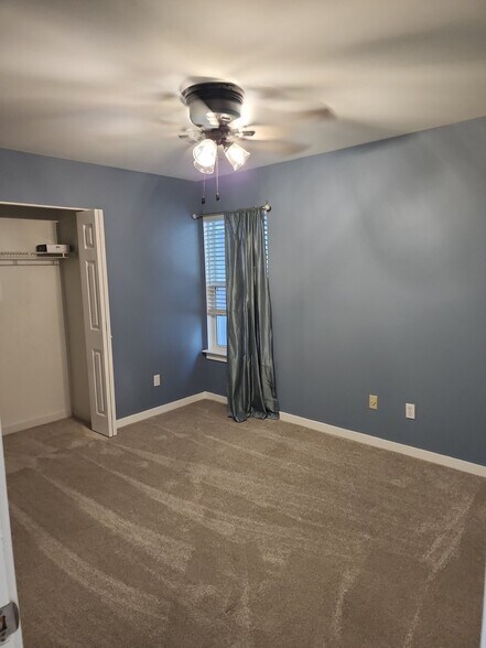 Building Photo - 224 Island Cove Ct