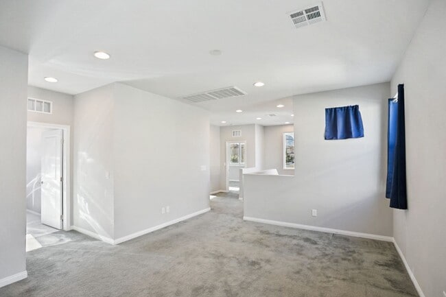 Building Photo - Beautiful 4 Bedroom Home In A Gated Skye Canyon Community