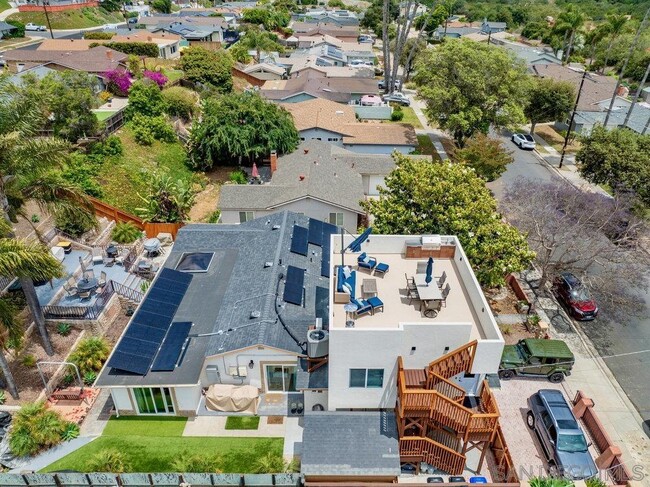Building Photo - 5050 Gardena Ave