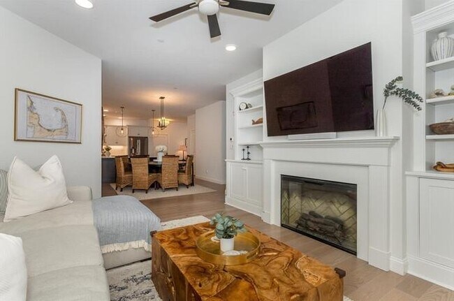 Building Photo - DGevol