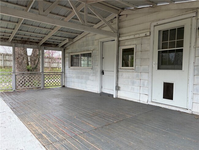 Building Photo - 2255 E Huntsville Rd