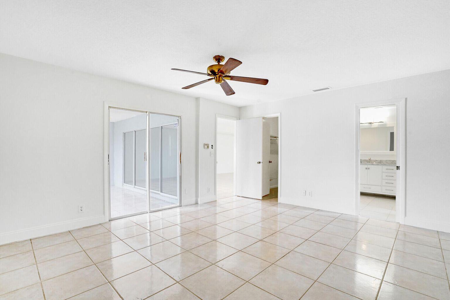 Building Photo - 9044 Pine Springs Dr