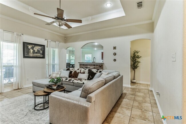 Building Photo - 1507 Hazelnut Dr