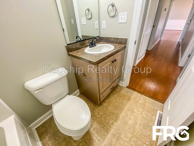 Building Photo - 101 Autumn Ridge Dr