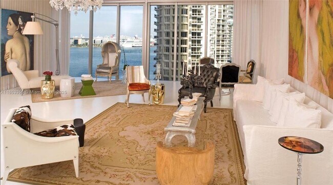 Building Photo - 495 Brickell Ave