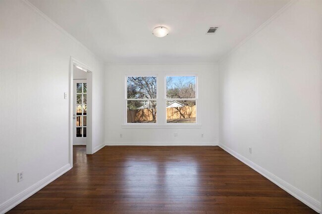 Building Photo - 1704 Northwood Rd