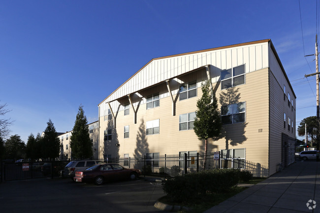 Building Photo - McCuller Crossing Apartments