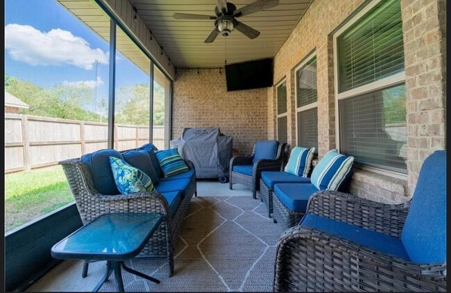 Building Photo - 9694 Somers Ct