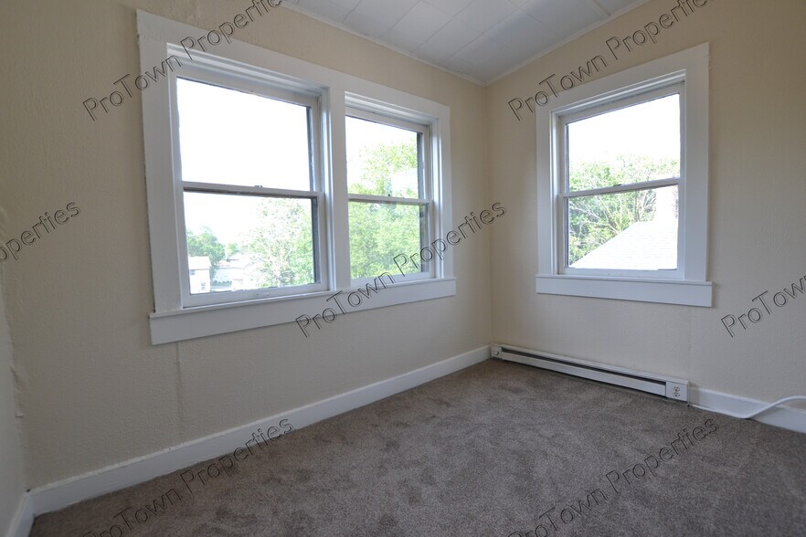 Building Photo - 511 W Jefferson St