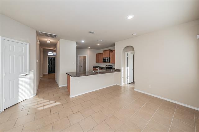 Building Photo - 643 Alexander St