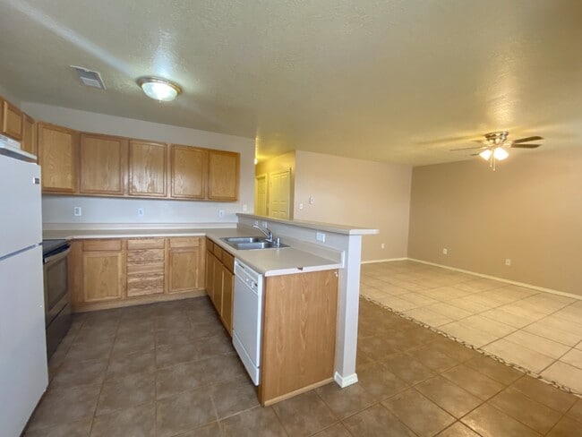 Building Photo - 2BR/1Bath - 4 Plex in Rio Rancho
