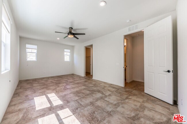 Building Photo - 22379 Driftwood Ct