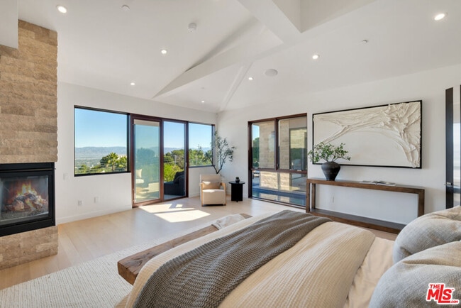 Building Photo - 3116 Elvido Dr