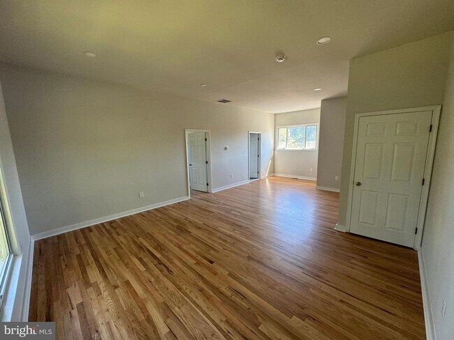 Building Photo - 5426 Enid Pl