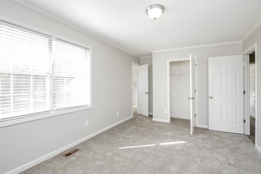 Building Photo - 2405 Glynn Oaks Ct SW