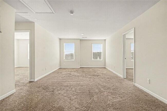 Building Photo - 318 Sandy Creek Dr