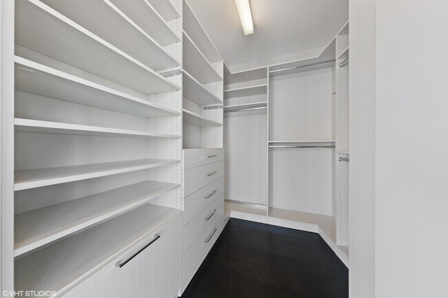 Building Photo - 4 E Elm St