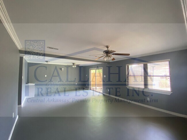 Building Photo - Jacksonville Foxwood Home