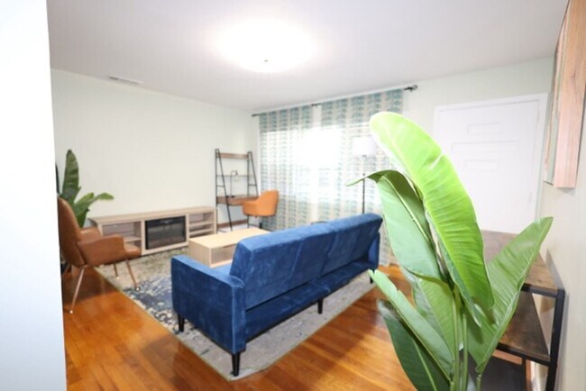 Building Photo - Move-in Ready Condo for Rent!