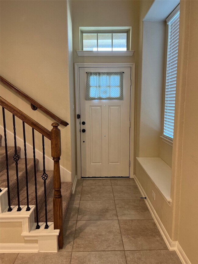 Building Photo - 12250 La Strada St