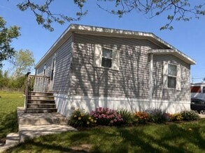 Building Photo - 65 Fairlane Ct