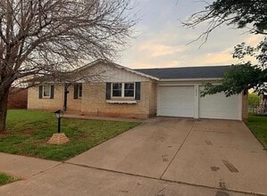 Building Photo - 4034 Hooper Dr