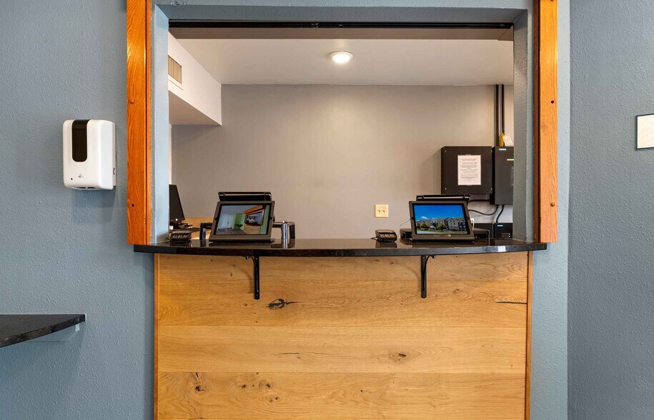 Building Photo - Furnished Studio-Cincinnati - Sharonville