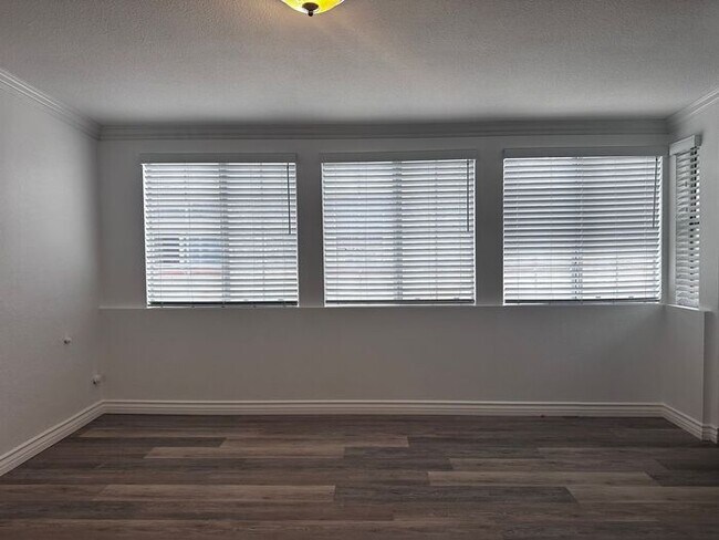 Building Photo - Situated in the Community of North Hollywo...