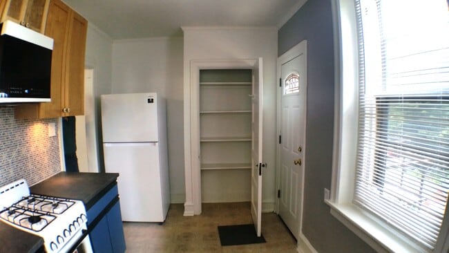 Kitchen and Pantry - 5008 Penn St