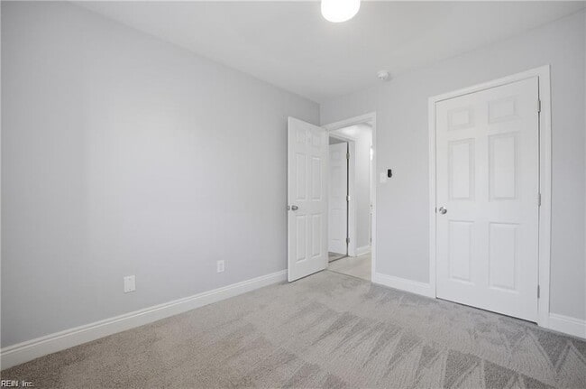 Building Photo - 712 White Hall Ln