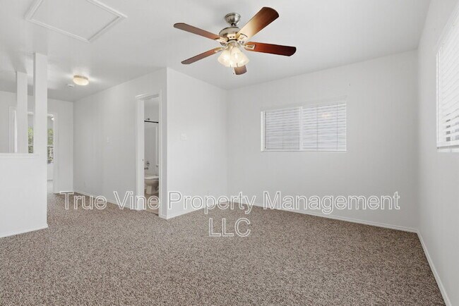 Building Photo - 136 Texas Mulberry