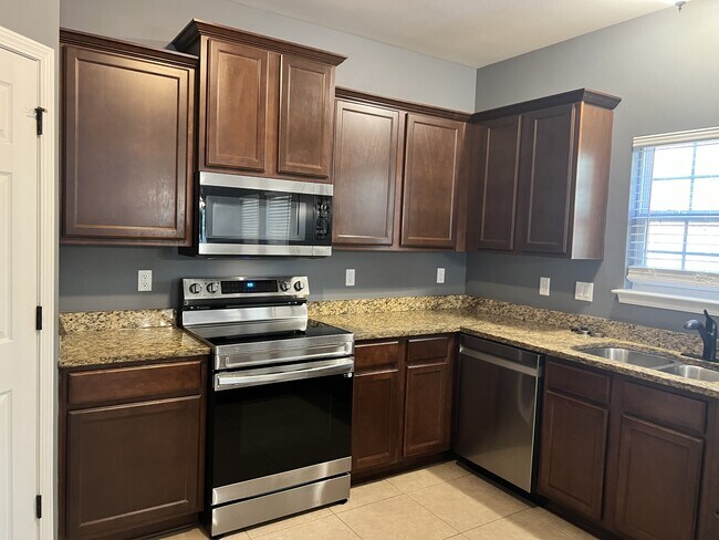 Building Photo - 6005 Fiori Dr