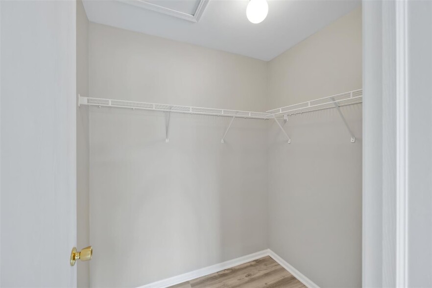 Building Photo - 222 Bertram Dr