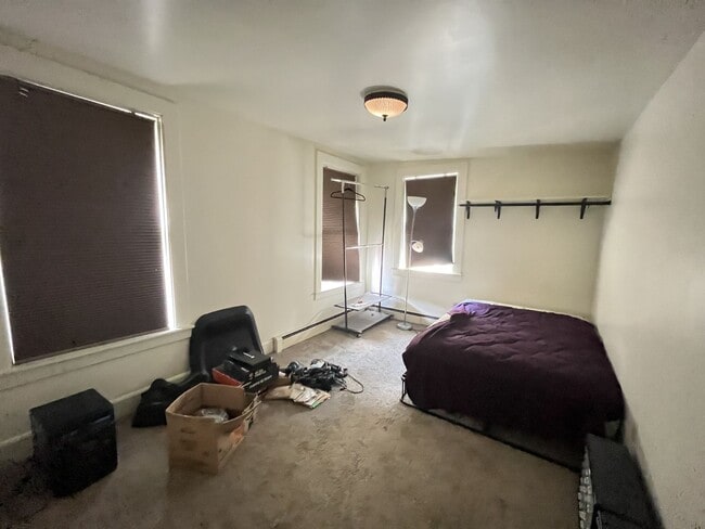 Building Photo - 2BR Carriage House Behind 200 Maple Ave – Water, Sewer & Trash Included!