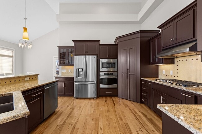 Building Photo - Stunning 4 bedroom Ranch in Elkhorn
