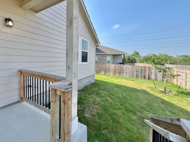Building Photo - 1606 Misty Elm St