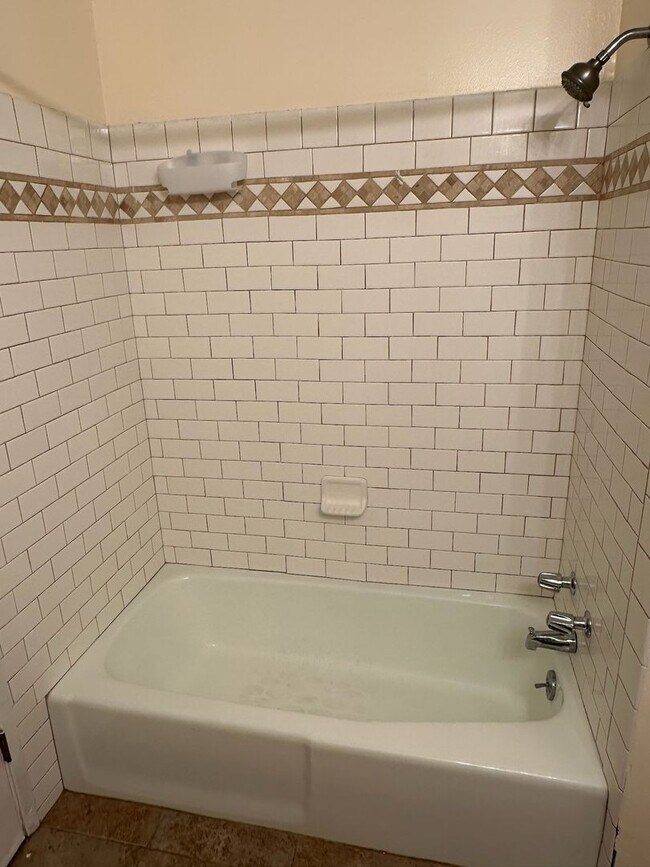 Building Photo - 2902 S University St