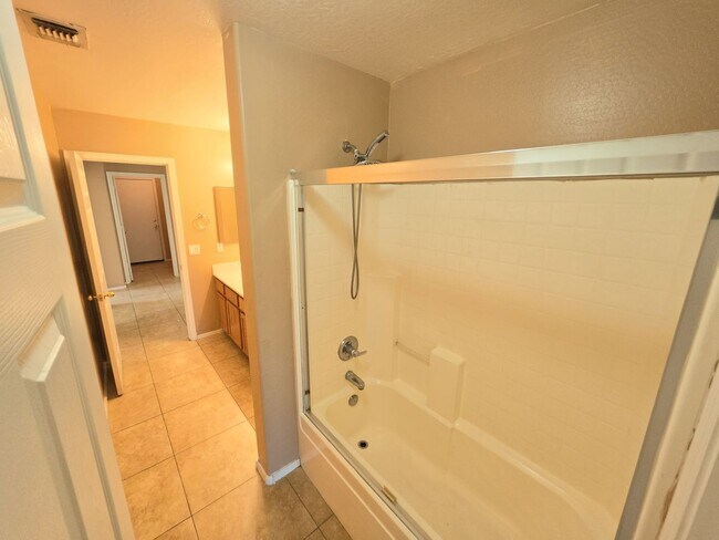 Building Photo - San Tan Heights