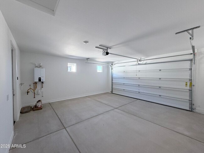 Building Photo - 6972 W Buckhorn Trail