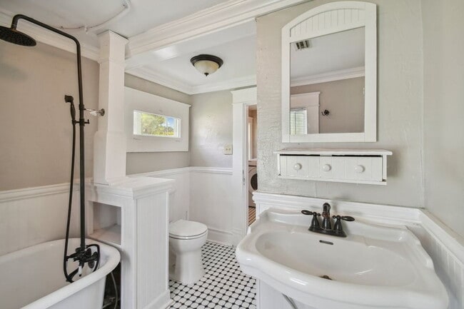 Building Photo - Beautifully restored 4 bedroom home with f...