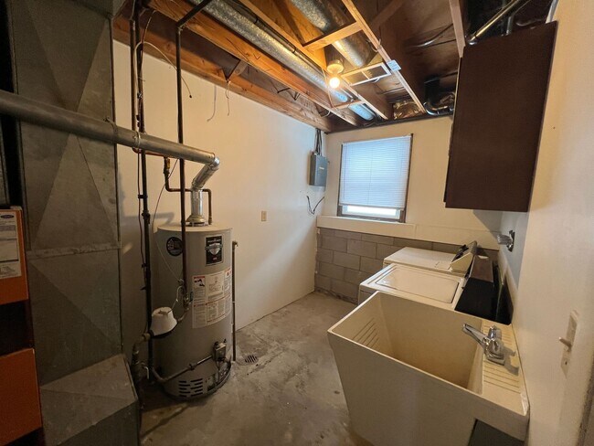 Building Photo - 602-614 Brown Street