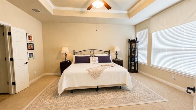 Building Photo - 1811 Liberty Oaks Blvd