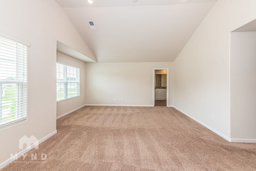 Building Photo - 279 Royal Mdw Dr
