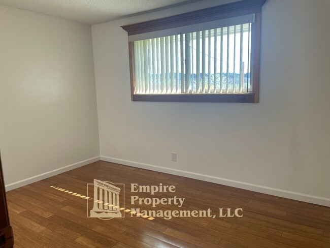 Building Photo - 88267 Richmond St