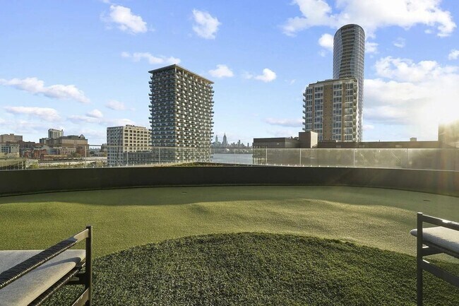 Building Photo - 2 Shore Ln