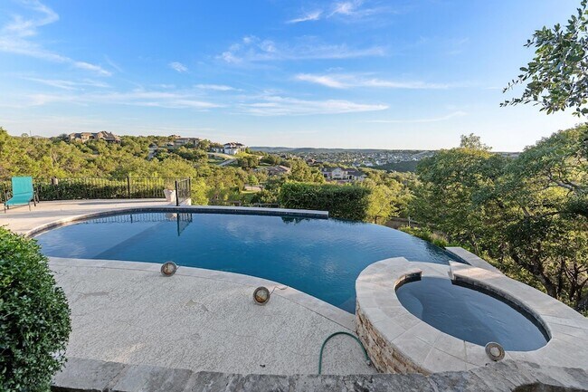 Building Photo - 1400 Camelback