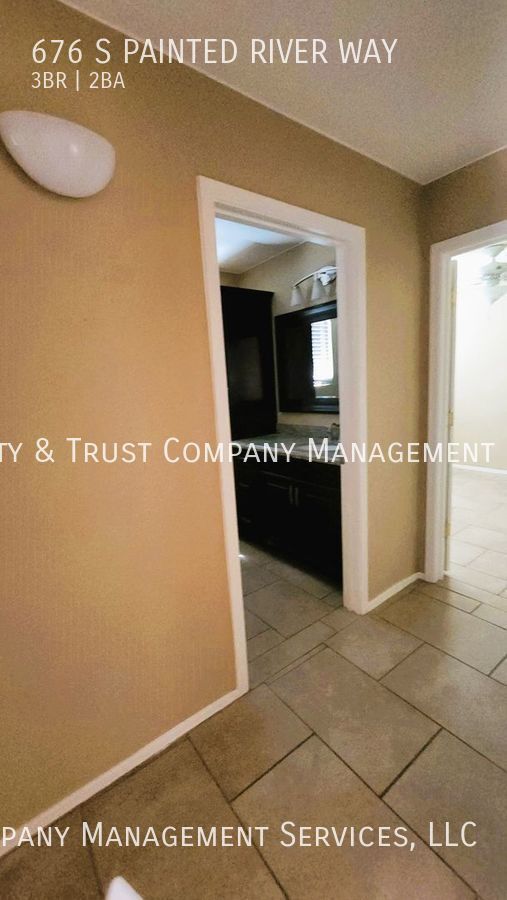 Building Photo - 676 S Painted River Way