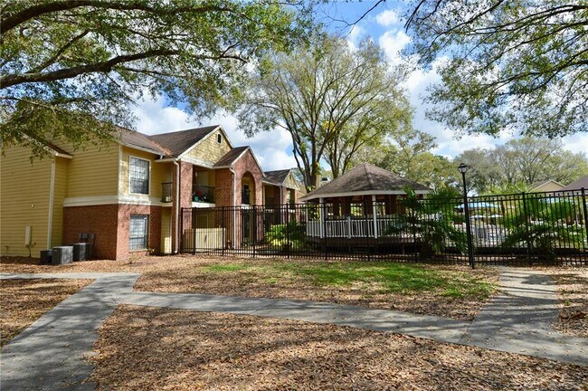 Building Photo - 8635 Mallard Reserve Dr