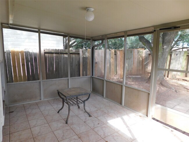 Building Photo - 2511 Branch View Ln