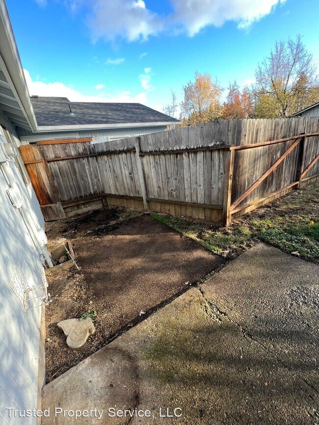 Building Photo - 2 br, 1 bath House - 4803 Elderberry Loop